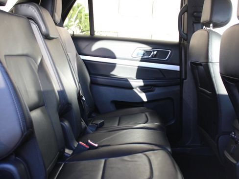 Used 2017 Ford Explorer XLT w/ Equipment Group 202A image 14