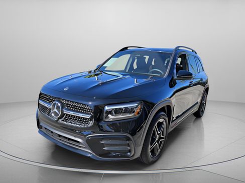 Used 2026 Mercedes-Benz GLB 250 image 2