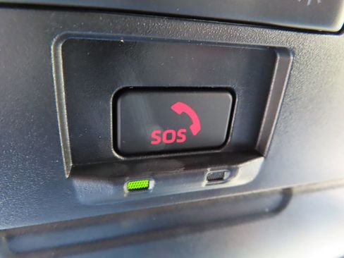 Used 2025 Toyota Sienna Platinum AWD/4WD image 16