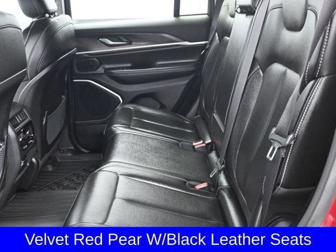 Used 2023 Jeep Grand Cherokee Limited AWD/4WD image 10