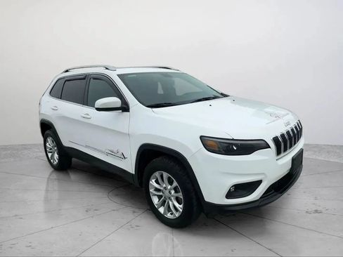 Used 2019 Jeep Cherokee Latitude w/ Cold Weather Group AWD/4WD image 5