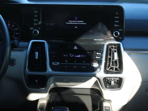 Used 2022 Kia Sorento SX image 15