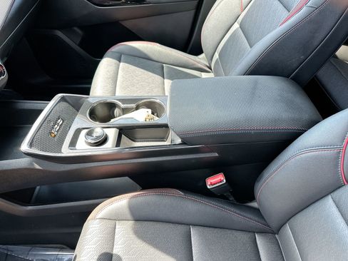 Used 2025 Chevrolet Equinox RS FWD image 21
