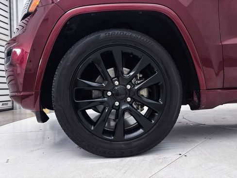 Used 2018 Jeep Grand Cherokee Altitude image 14