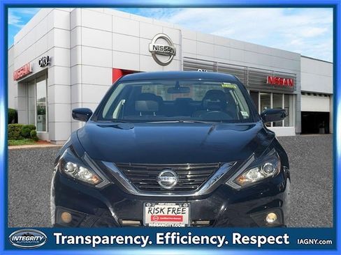 Used 2018 Nissan Altima 2.5 SR w/ SR Special Edition image 2