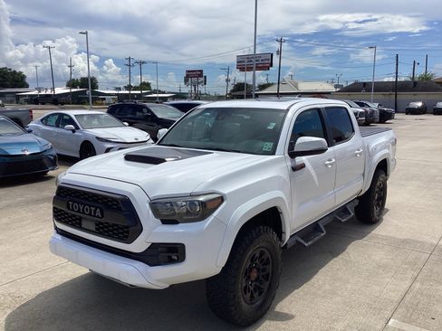 Used 2019 Toyota Tacoma TRD Pro AWD/4WD image 3