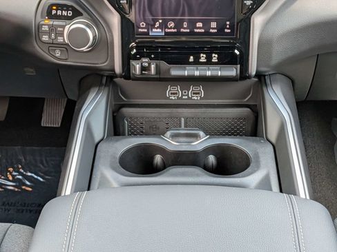 New 2026 RAM 1500 Big Horn AWD/4WD image 17