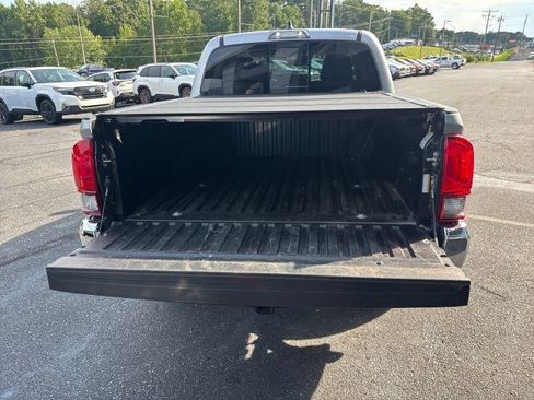 Used 2020 Toyota Tacoma SR5 AWD/4WD image 50