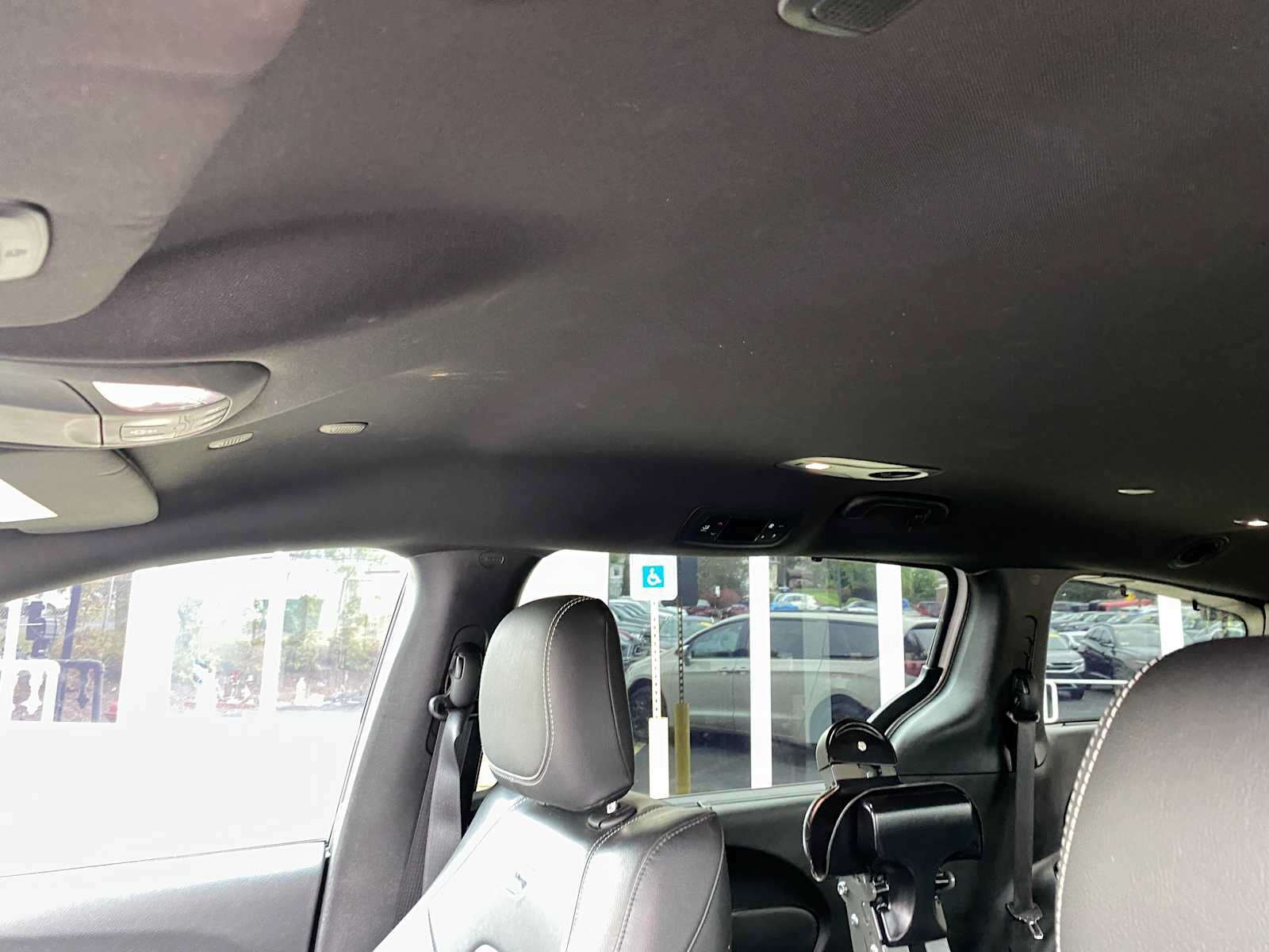 Used 2020 Chrysler Pacifica Touring-L AWD/4WD image 26