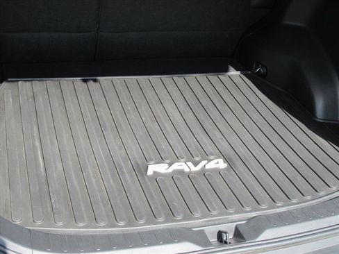 Used 2023 Toyota RAV4 LE image 32