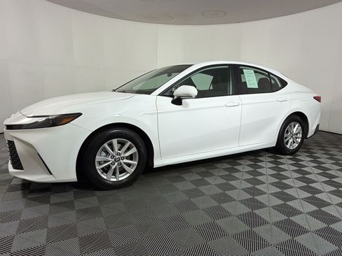 Used 2025 Toyota Camry LE FWD image 23