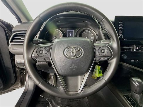 Certified 2021 Toyota Camry SE image 11