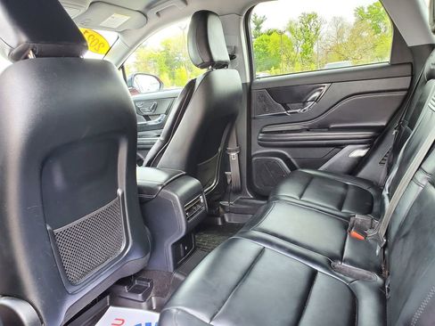 Used 2021 Lincoln Corsair AWD image 10