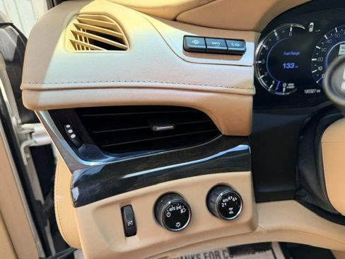 Used 2019 Cadillac Escalade Platinum AWD/4WD image 12