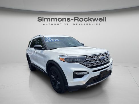 Used 2022 Ford Explorer Limited w/ Class IV Trailer Tow Package AWD/4WD image 6