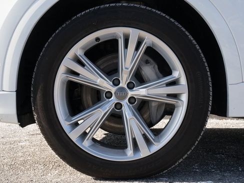 Used 2019 Audi Q8 Premium Plus w/ Premium Plus image 12