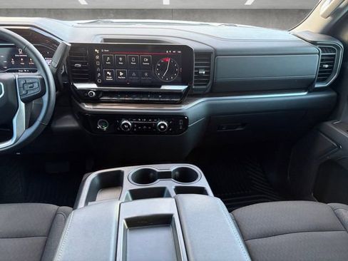 Used 2024 GMC Sierra 1500 Elevation AWD/4WD image 3