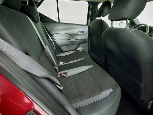 Used 2020 Nissan Kicks SV image 33