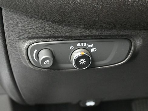 Used 2024 Chevrolet Equinox RS FWD image 16