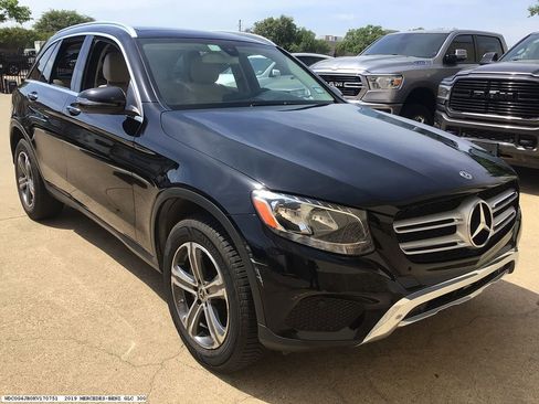 Used 2019 Mercedes-Benz GLC 300 image 4