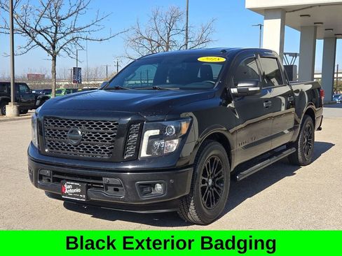 Used 2018 Nissan Titan SL w/ Midnight Edition image 4