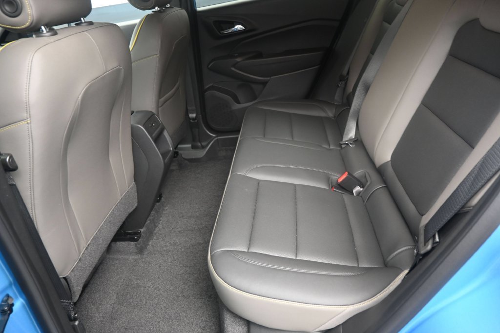 Used 2025 Chevrolet Trax ACTIV w/ Driver Confidence Package FWD image 14