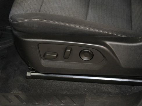 Used 2023 Chevrolet Colorado LT image 21