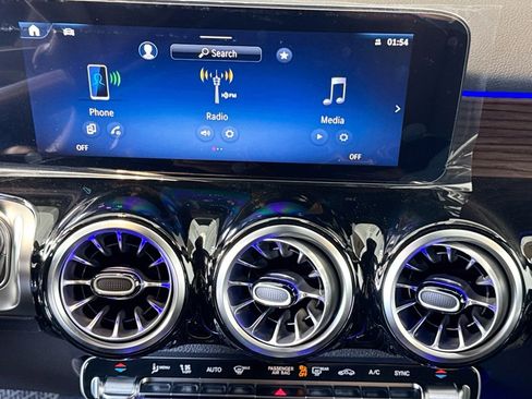 New 2026 Mercedes-Benz GLB 250 4MATIC image 12