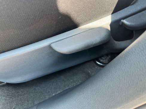 Used 2025 Nissan Versa SV FWD image 21
