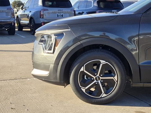 New 2026 Kia Niro EX image 5