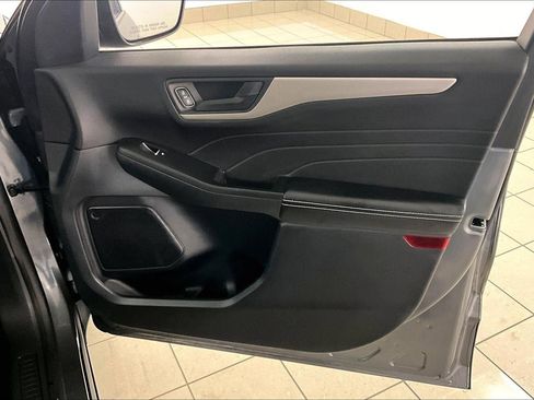 Used 2022 Ford Escape SE w/ Convenience Package image 28