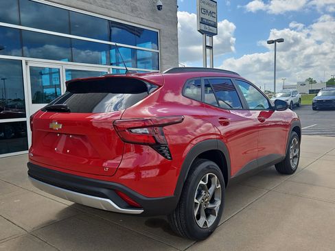New 2026 Chevrolet Trax LT FWD image 4