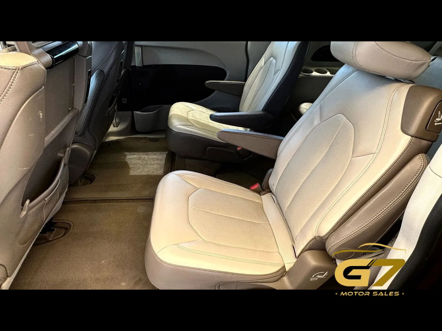 Used 2017 Chrysler Pacifica Touring-L Plus FWD image 13