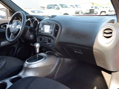 Used 2015 Nissan Juke S FWD image 20