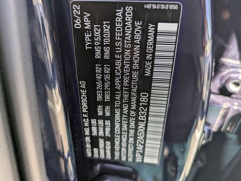 Used 2022 Porsche Macan GTS AWD/4WD image 39
