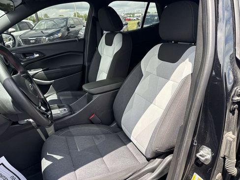 Used 2024 Chevrolet Trax RS w/ Driver Confidence Package FWD image 21
