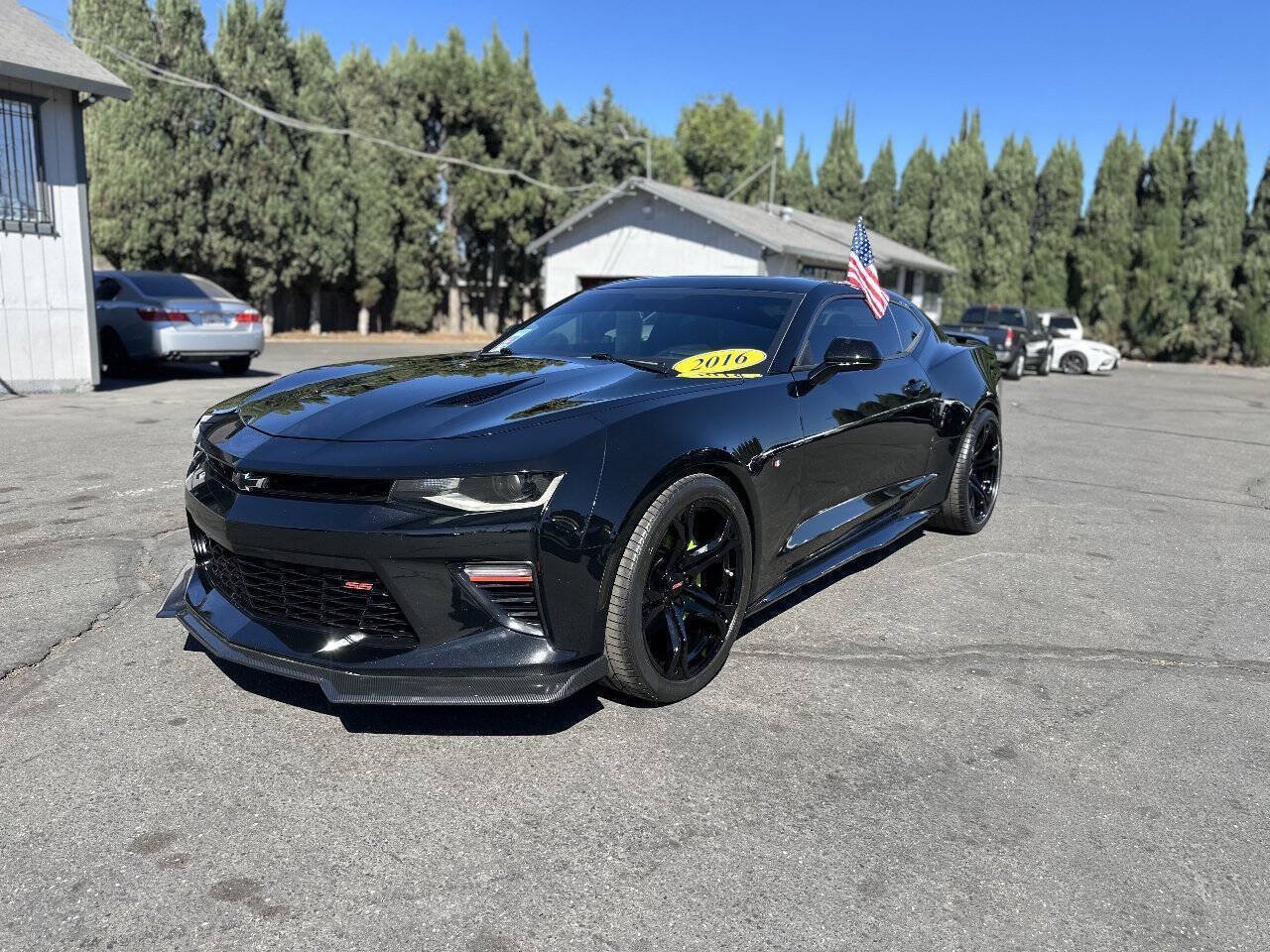 Used 2016 Chevrolet Camaro SS RWD image 3