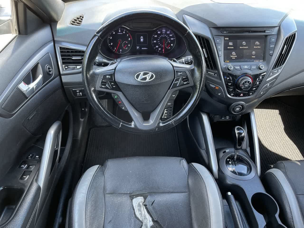 Used 2016 Hyundai Veloster Turbo FWD image 11