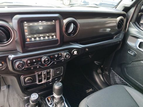 Used 2018 Jeep Wrangler Unlimited Sport S AWD/4WD image 19