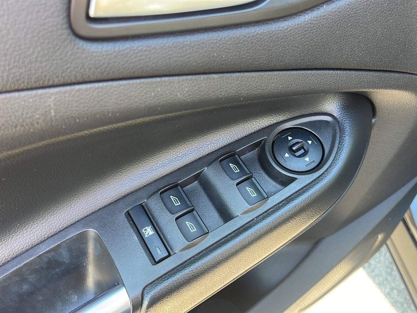Used 2018 Ford Escape SE AWD/4WD image 15