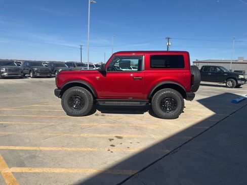 New 2026 Ford Bronco Badlands image 4