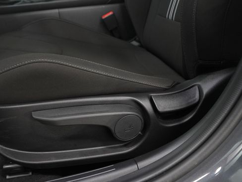 Certified 2025 Hyundai Elantra Sport image 20