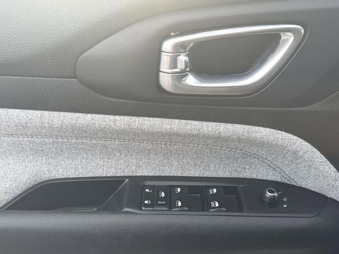 Used 2023 Jeep Compass Latitude w/ Sun and Sound Group image 13