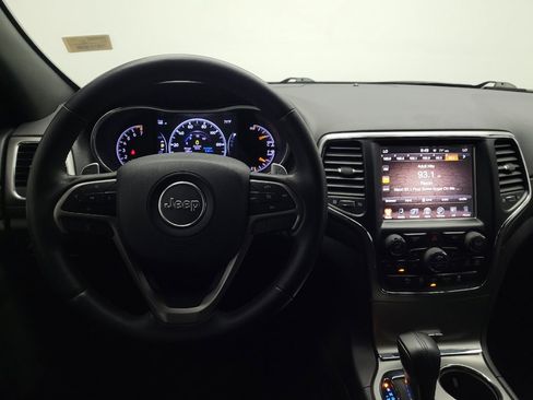 Used 2017 Jeep Grand Cherokee Altitude AWD/4WD image 22