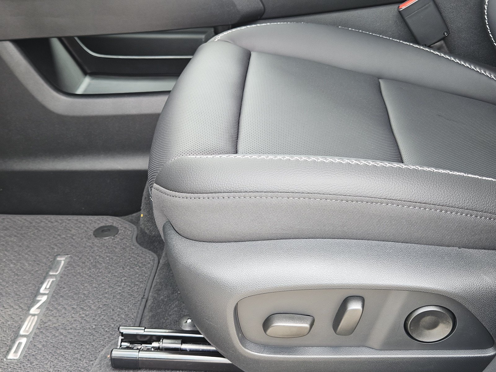 New 2027 GMC Terrain Denali AWD/4WD image 17