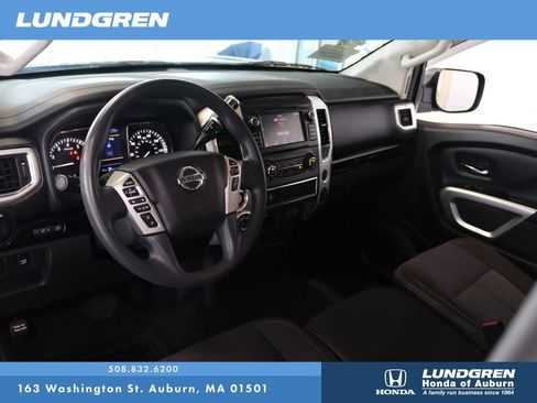 Used 2019 Nissan Titan SV AWD/4WD image 8