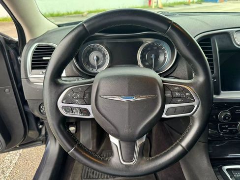 Used 2017 Chrysler 300 Limited w/ Driver Convenience Group image 10