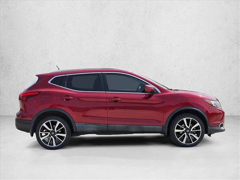 Used 2019 Nissan Rogue Sport SL w/ Premium Package FWD image 4