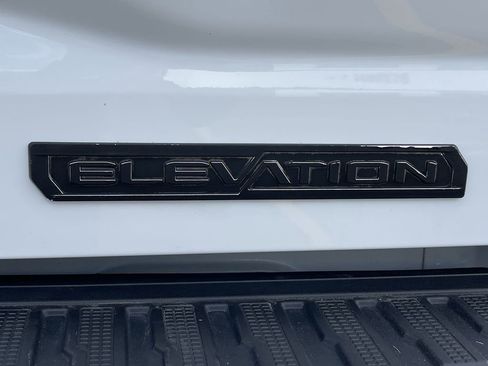 Used 2023 GMC Sierra 1500 Elevation w/ X31 Off-Road Package AWD/4WD image 8