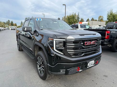 Used 2022 GMC Sierra 1500 AT4 w/ AT4 Premium Package image 3
